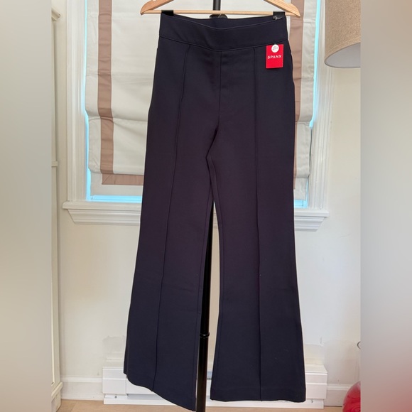 Spanx Supersmooth Perfect Fit Ponte Flare Pant in Navy NWT - Picture 3 of 16